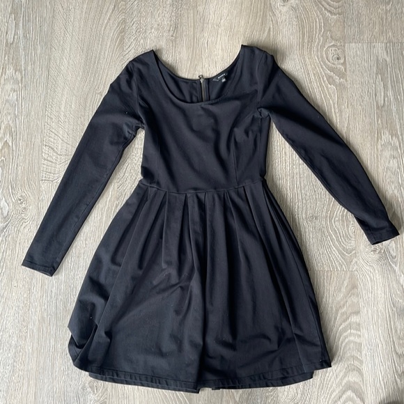 Lovely black talula dress from aritzia - Picture 1 of 3